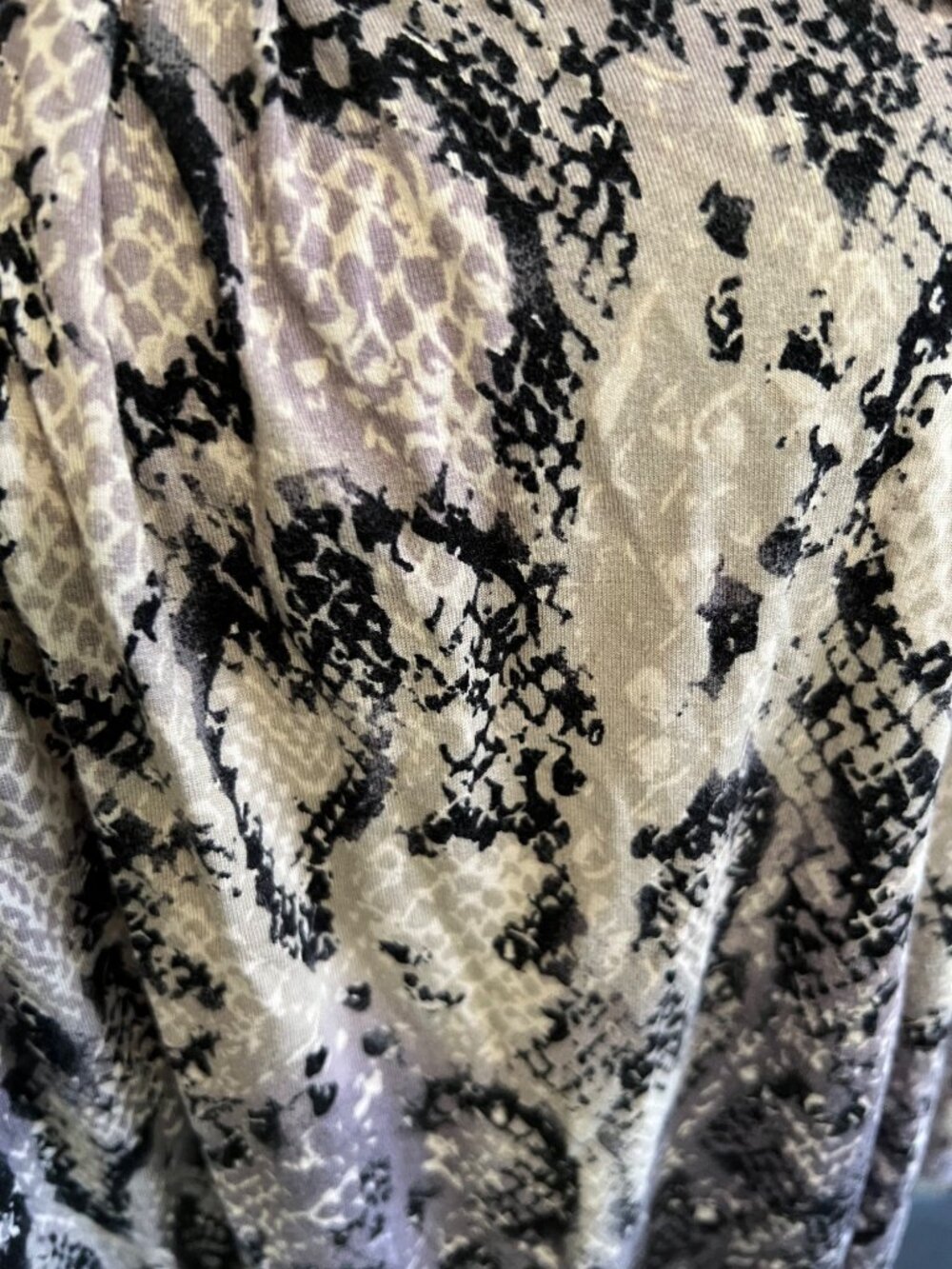 Soma Purple Rayon/Spandex Snake Skin Pattern Scoop Neck Sleep Shirt Large - Picture 3 of 9